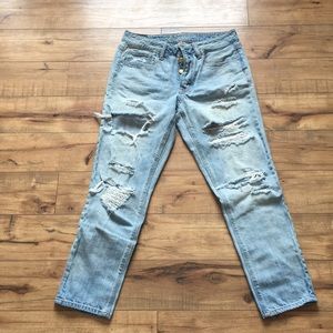 American Eagle Size 6 Boyfriend Cut Jeans, Good Condition